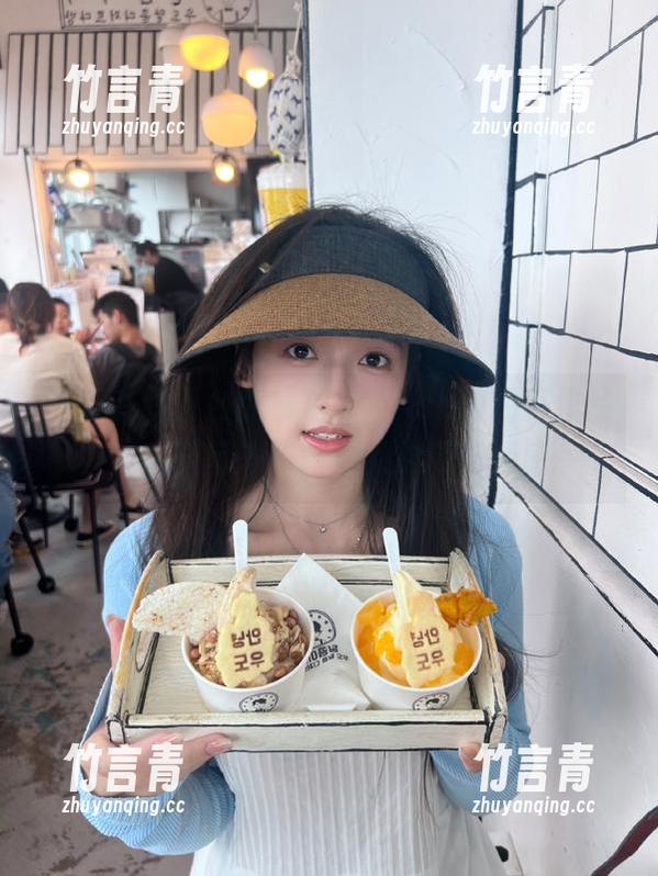 通过在线平台欣赏Tiny Asa的油亮作品，感受每一帧背后的故事与情感